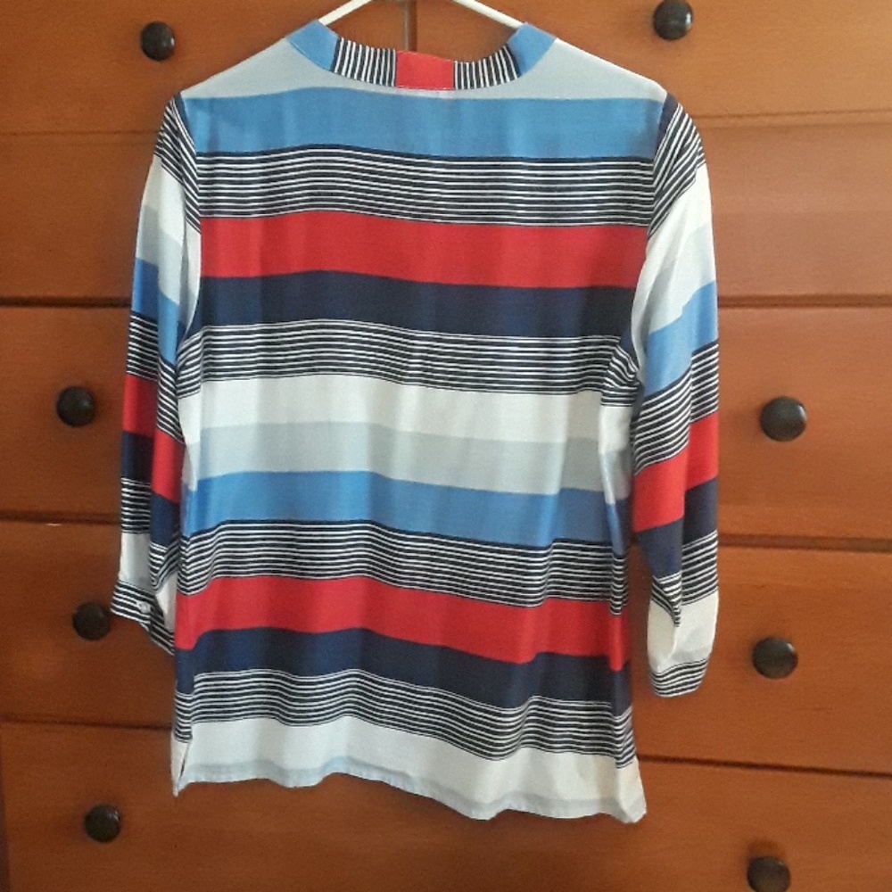 Blouse - Picture 2 of 3